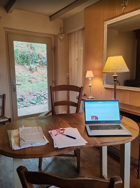 Consultation d'astrologie et de tarot au bureau de Sylvie Fargier nouvelle lune nouvelle vie en Ardèche à côté d'Aubenas