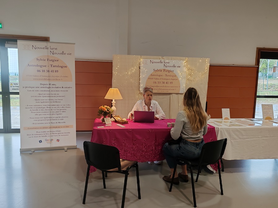 Salon du bien-être à Aubenas je participe en tant qu'astrologue et tarologue